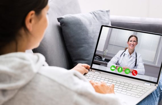 Patient consulting with doctor online