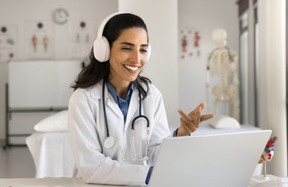 Medical Outbound Call Program Expert on call with patient