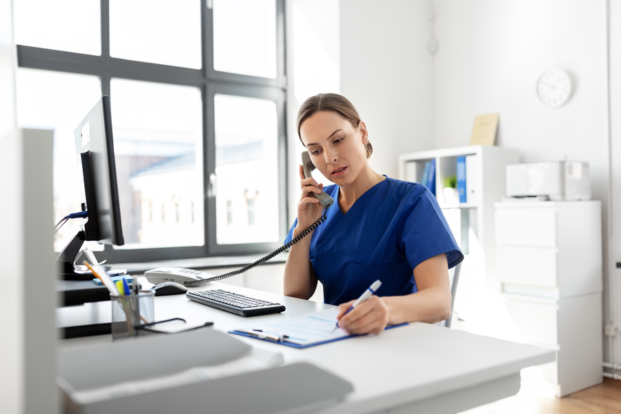 nurse on call scheduling patient appointment